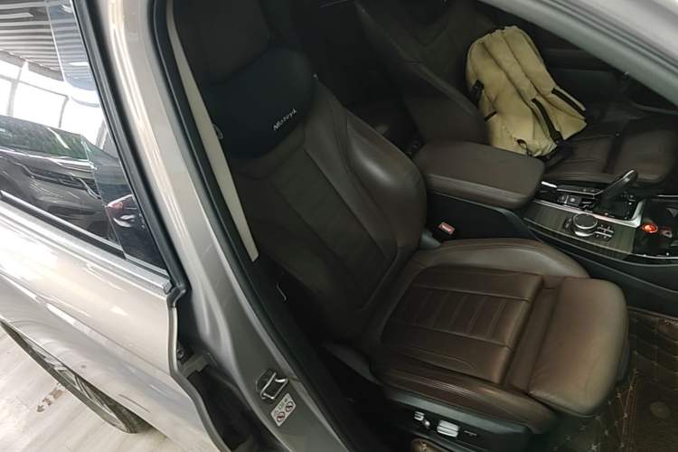 Used BMW X3 2018 xDrive28i Luxury Package China VI Emission Standard Right Front Seat