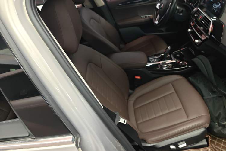 Used BMW X3 2018 xDrive25i Luxury Package China V Right Front Seat