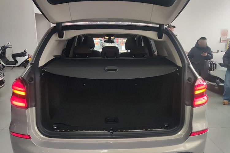 Used BMW X3 2018 xDrive25i Luxury Package China VI Emission Standard Trunk