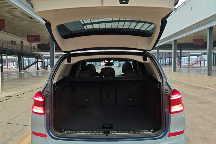 Used BMW X3 2018 xDrive25i M Sport Package China VI Trunk