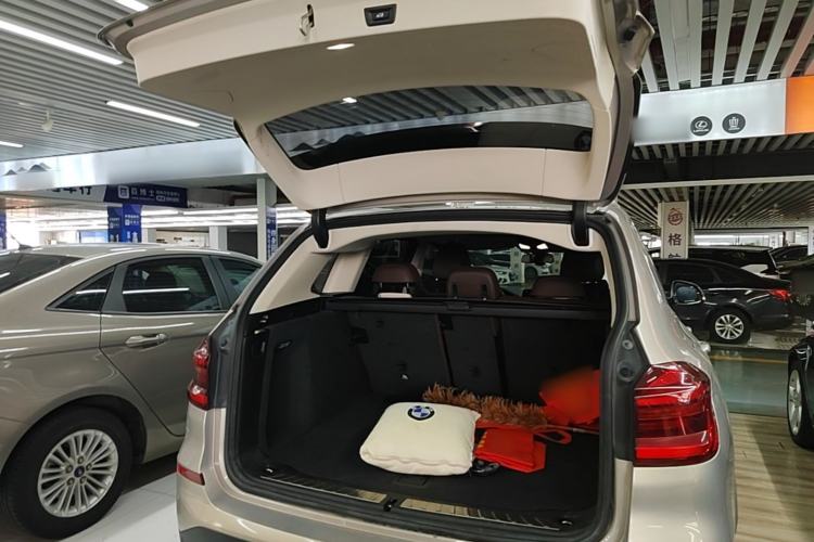 Used BMW X3 2018 xDrive28i Luxury Package China VI Emission Standard Trunk