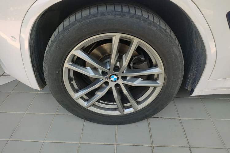 Used BMW X3 2018 xDrive25i M Sport Package China VI Left Front Wheel Hub
