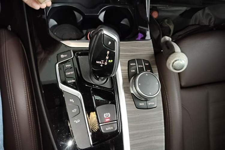 Used BMW X3 2018 xDrive30i Luxury Edition M Sport Package China VI Gear Lever