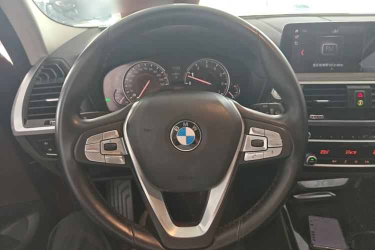 Used BMW X3 2018 xDrive28i Luxury Package China VI Emission Standard Steering Wheel