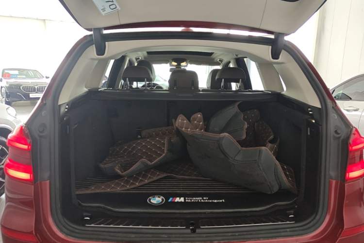 Used BMW X3 2018 xDrive28i Luxury Package China VI Emission Standard Trunk