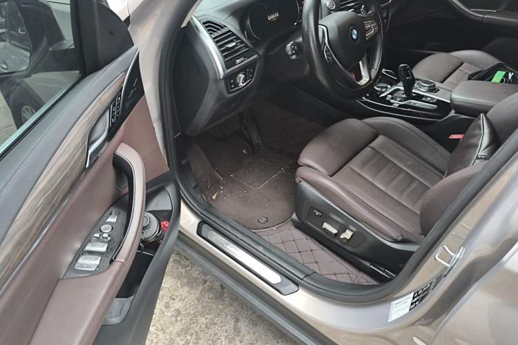 Used BMW X3 2018 xDrive28i Luxury Package China VI Emission Standard Driver Seat