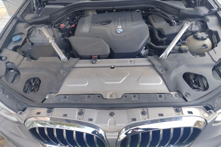 Used BMW X3 2018 xDrive28i Luxury Package China VI Emission Standard Engine Bay