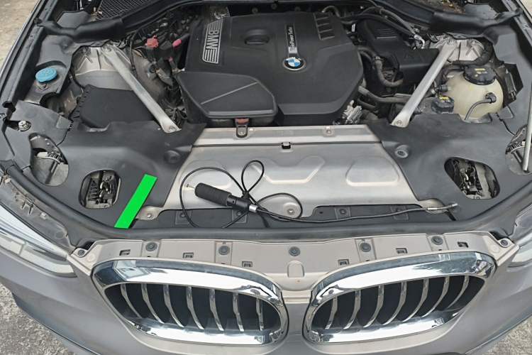 Used BMW X3 2018 xDrive28i Luxury Package China VI Emission Standard Engine Bay
