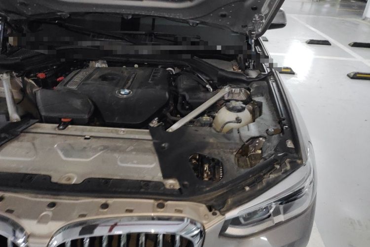 Used BMW X3 2018 xDrive28i Luxury Package China VI Emission Standard Engine Bay Left