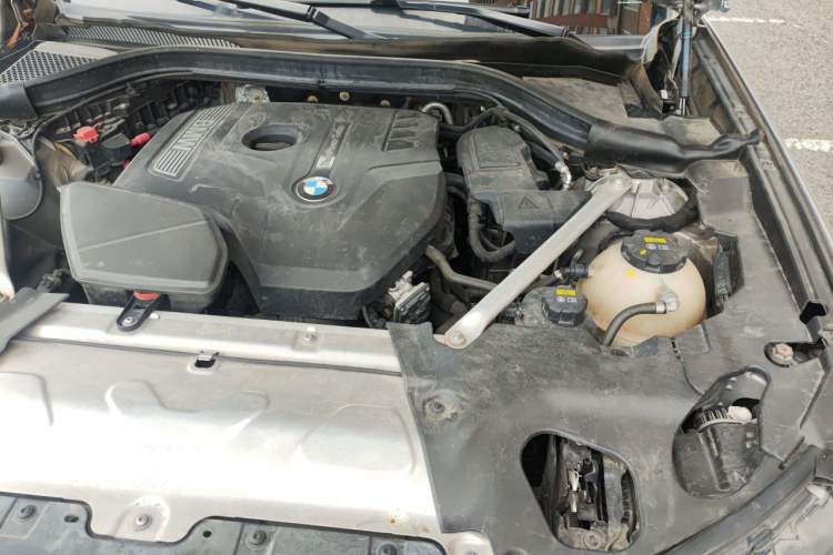 Used BMW X3 2018 xDrive28i Luxury Package China VI Emission Standard Engine Bay Left