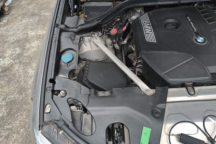 Used BMW X3 2018 xDrive28i Luxury Package China VI Emission Standard Engine Bay Right