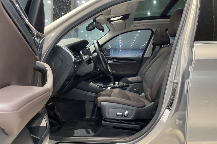 Used BMW X3 2018 xDrive25i Luxury Package China VI Emission Standard Interior 2