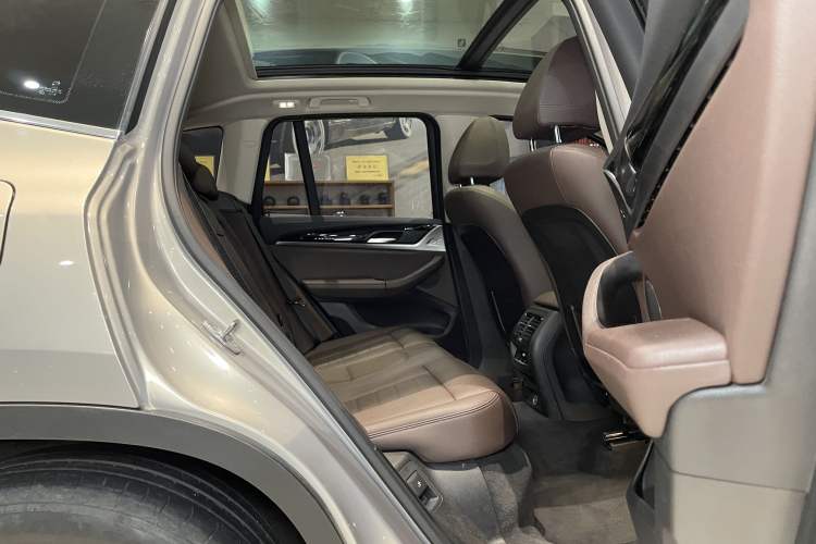Used BMW X3 2018 xDrive25i Luxury Package China VI Emission Standard Interior 8