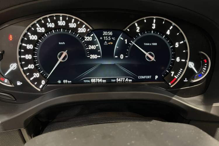 Used BMW X3 2018 xDrive25i Luxury Package China VI Emission Standard Odometer Close Up