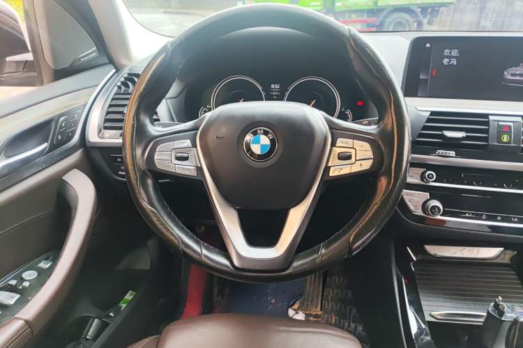 Used BMW X3 2018 xDrive28i Luxury Package China VI Emission Standard Steering Wheel