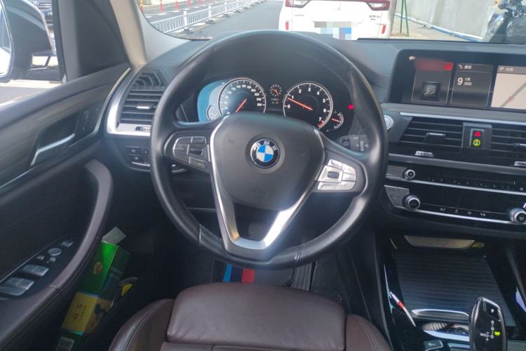 Used BMW X3 2018 xDrive28i Luxury Package China VI Emission Standard Steering Wheel