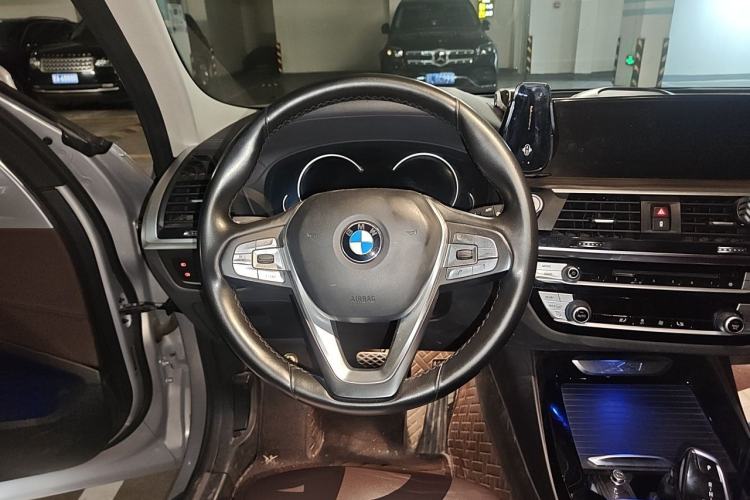 Used BMW X3 2018 xDrive28i Luxury Package China VI Emission Standard Steering Wheel