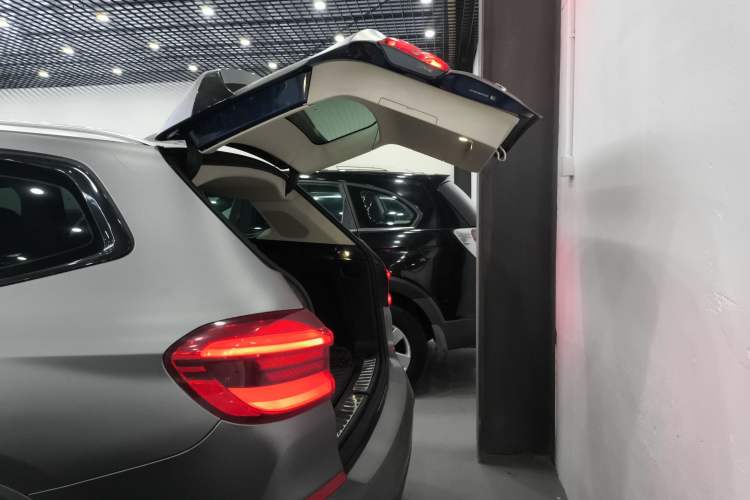 Used BMW X3 2018 xDrive30i Luxury Edition M Sport Package China VI Trunk