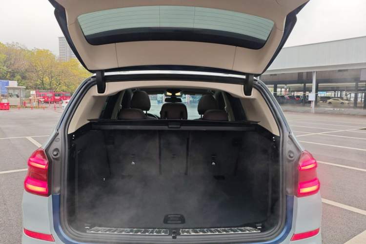 Used BMW X3 2018 xDrive25i M Sport Package China VI Trunk