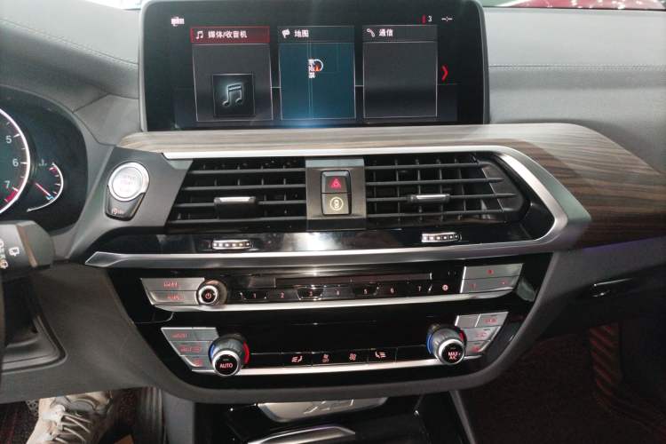 Used BMW X3 2018 xDrive28i Luxury Package China VI Emission Standard Audio And AC Panel