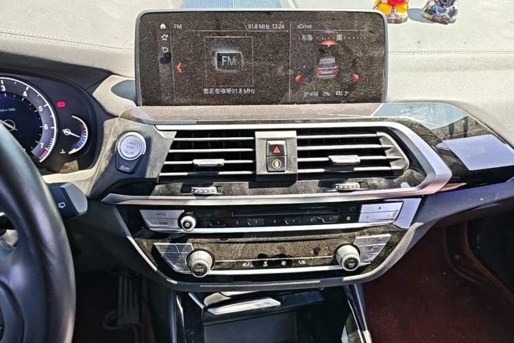 Used BMW X3 2018 xDrive25i Luxury Package China VI Emission Standard Audio And AC Panel