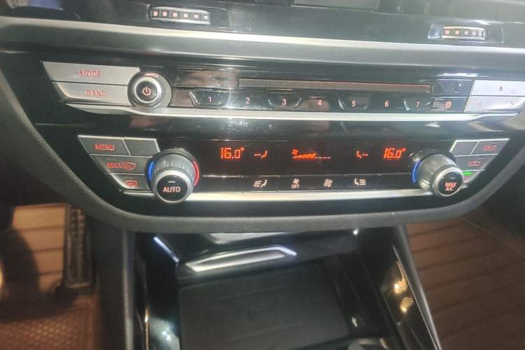 Used BMW X3 2018 xDrive25i M Sport Package China V Audio And AC Panel