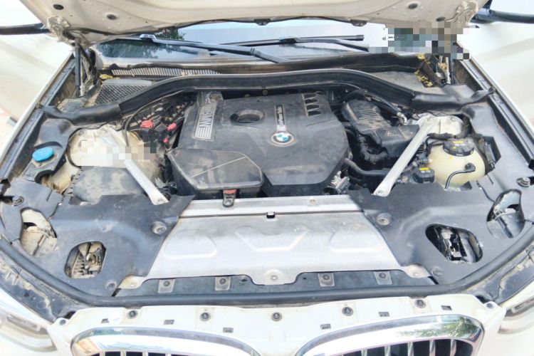 Used BMW X3 2018 xDrive25i Luxury Package China VI Emission Standard Engine Bay