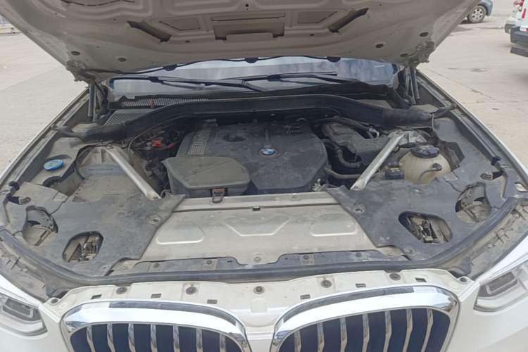 Used BMW X3 2018 xDrive25i Luxury Package China VI Emission Standard Engine Bay