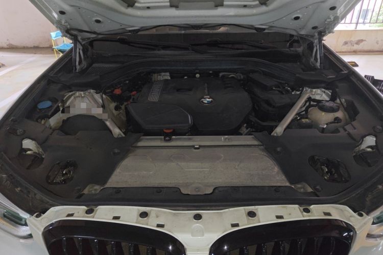 Used BMW X3 2018 xDrive28i Luxury Package China VI Emission Standard Engine Bay