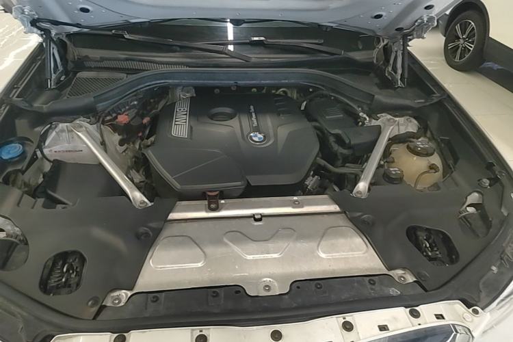 Used BMW X3 2018 xDrive25i Luxury Package China VI Emission Standard Engine Bay