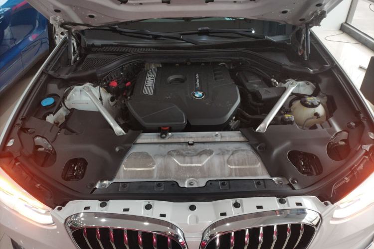 Used BMW X3 2018 xDrive28i Luxury Package China VI Emission Standard Engine Bay