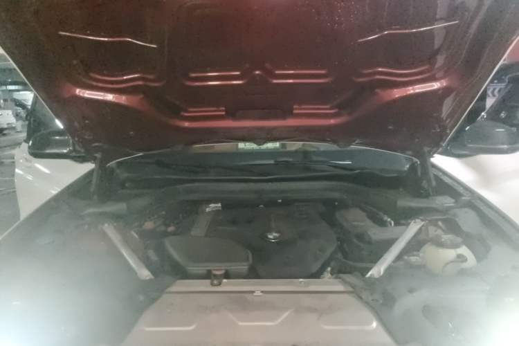 Used BMW X3 2018 xDrive28i M Sport Package China V Emission Standard Engine Bay