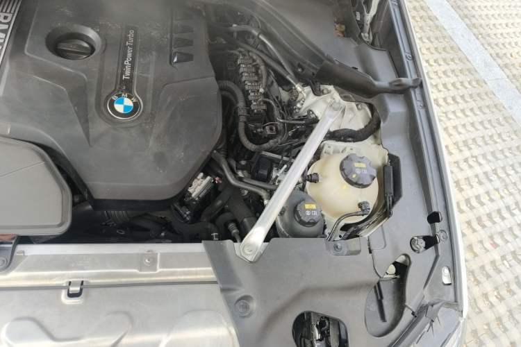 Used BMW X3 2018 xDrive28i Luxury Package China VI Emission Standard Engine Bay Left