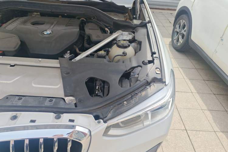 Used BMW X3 2018 xDrive28i Luxury Package China VI Emission Standard Engine Bay Left