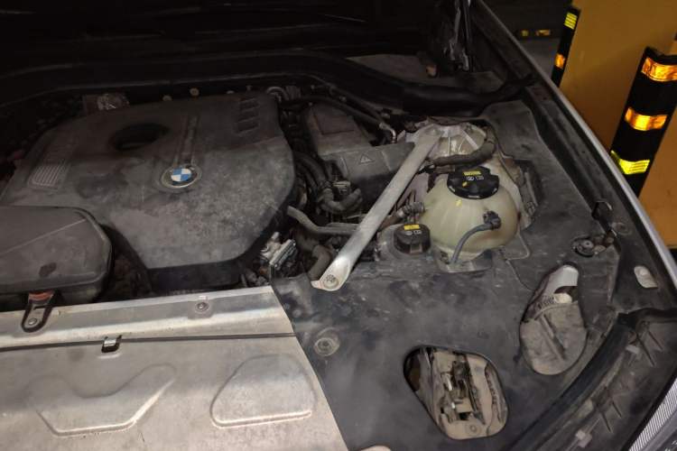 Used BMW X3 2018 xDrive25i Luxury Package China VI Emission Standard Engine Bay Left