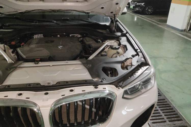 Used BMW X3 2018 xDrive28i M Sport Package China V Emission Standard Engine Bay Left