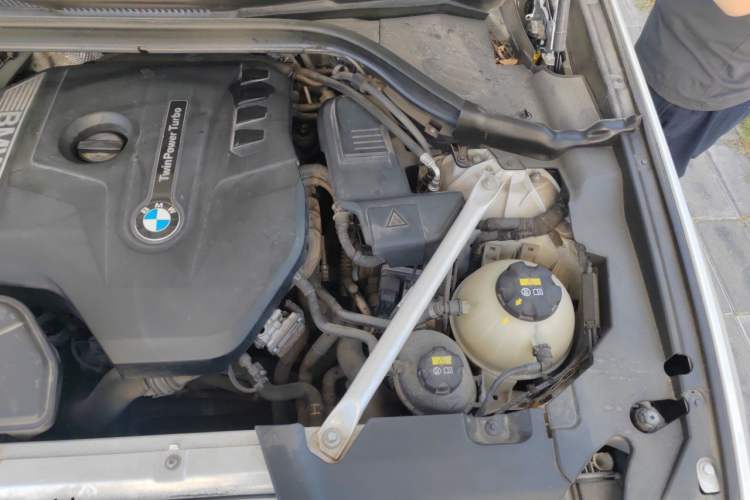 Used BMW X3 2018 xDrive25i Luxury Package China VI Emission Standard Engine Bay Left