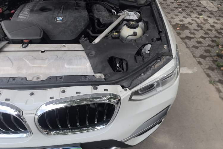 Used BMW X3 2018 xDrive25i Luxury Package China VI Emission Standard Engine Bay Left