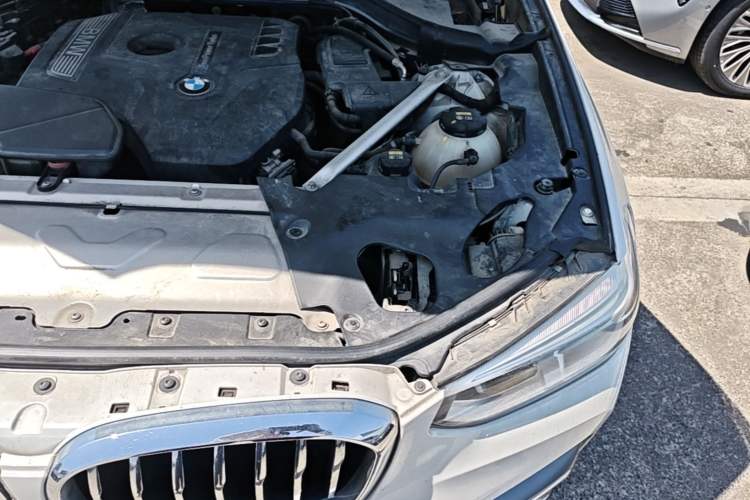 Used BMW X3 2018 xDrive25i Luxury Package China VI Emission Standard Engine Bay Left