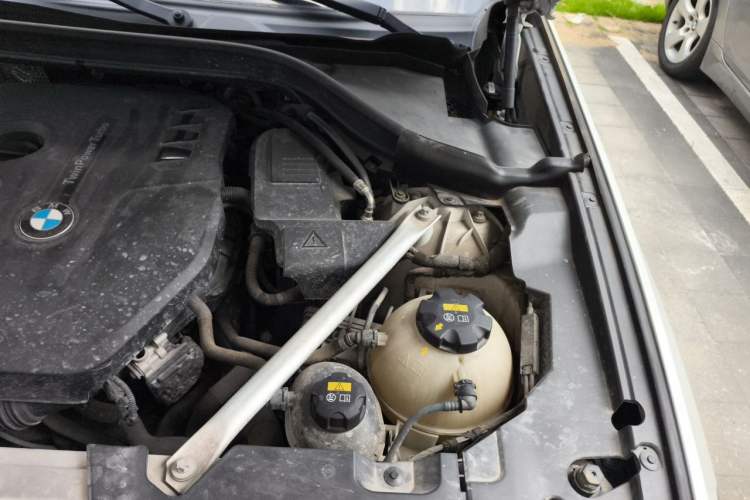 Used BMW X3 2018 xDrive28i M Sport Package China V Emission Standard Engine Bay Left