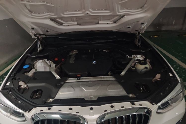 Used BMW X3 2018 xDrive28i Luxury Package China VI Emission Standard Engine Bay