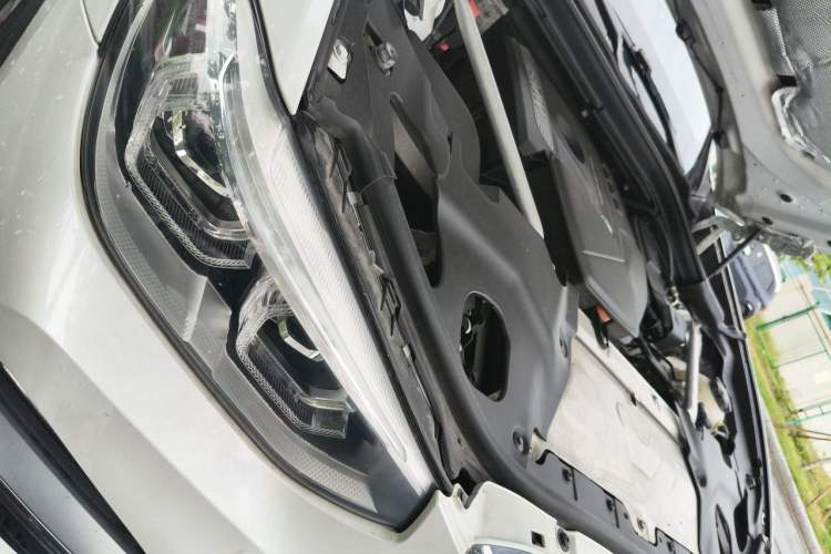 Used BMW X3 2018 xDrive28i Luxury Package China V Engine Bay Right