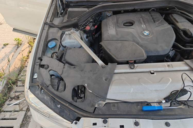 Used BMW X3 2018 xDrive28i Luxury Package China VI Emission Standard Engine Bay Right