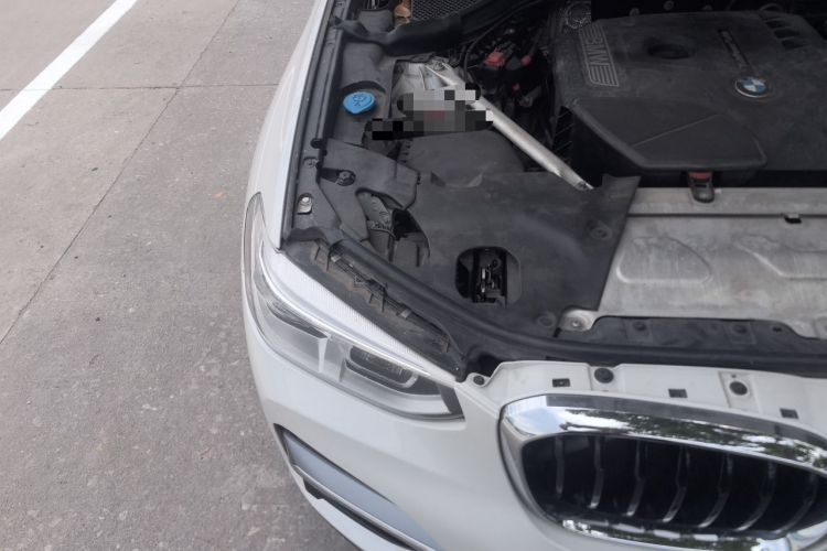 Used BMW X3 2018 xDrive25i Luxury Package China VI Emission Standard Engine Bay Right
