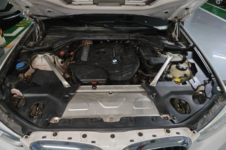 Used BMW X3 2018 xDrive28i Luxury Package China VI Emission Standard Engine Bay