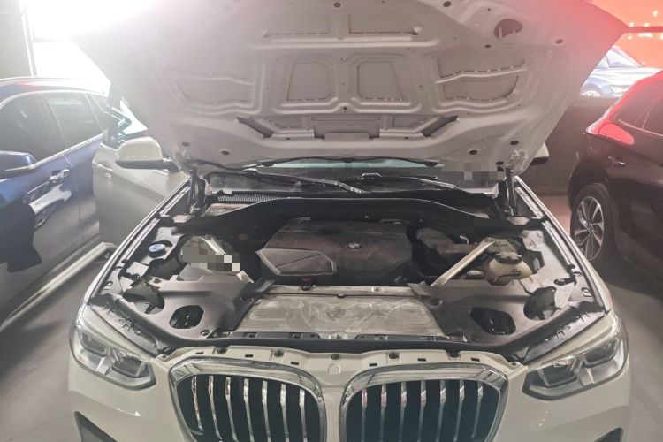 Used BMW X3 2018 xDrive28i Luxury Package China VI Emission Standard Engine Bay