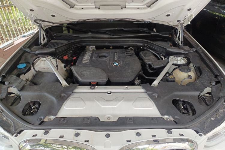Used BMW X3 2018 xDrive25i Luxury Package China VI Emission Standard Engine Bay