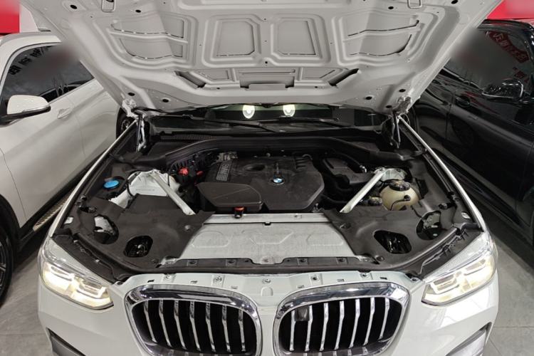 Used BMW X3 2018 xDrive28i Luxury Package China VI Emission Standard Engine Bay