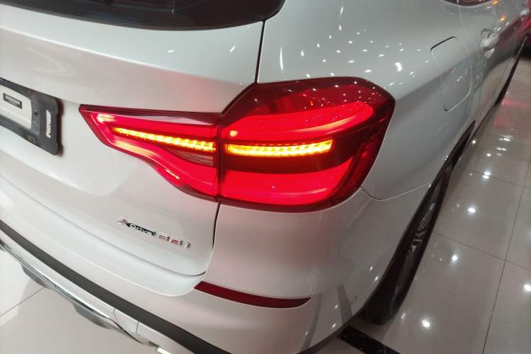 Used BMW X3 2018 xDrive28i Luxury Package China VI Emission Standard Exterior 3