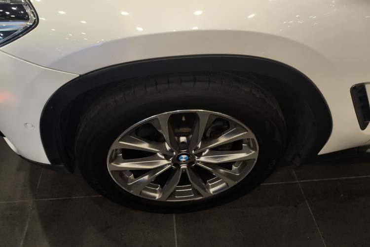 Used BMW X3 2018 xDrive25i Luxury Package China VI Emission Standard Exterior 4